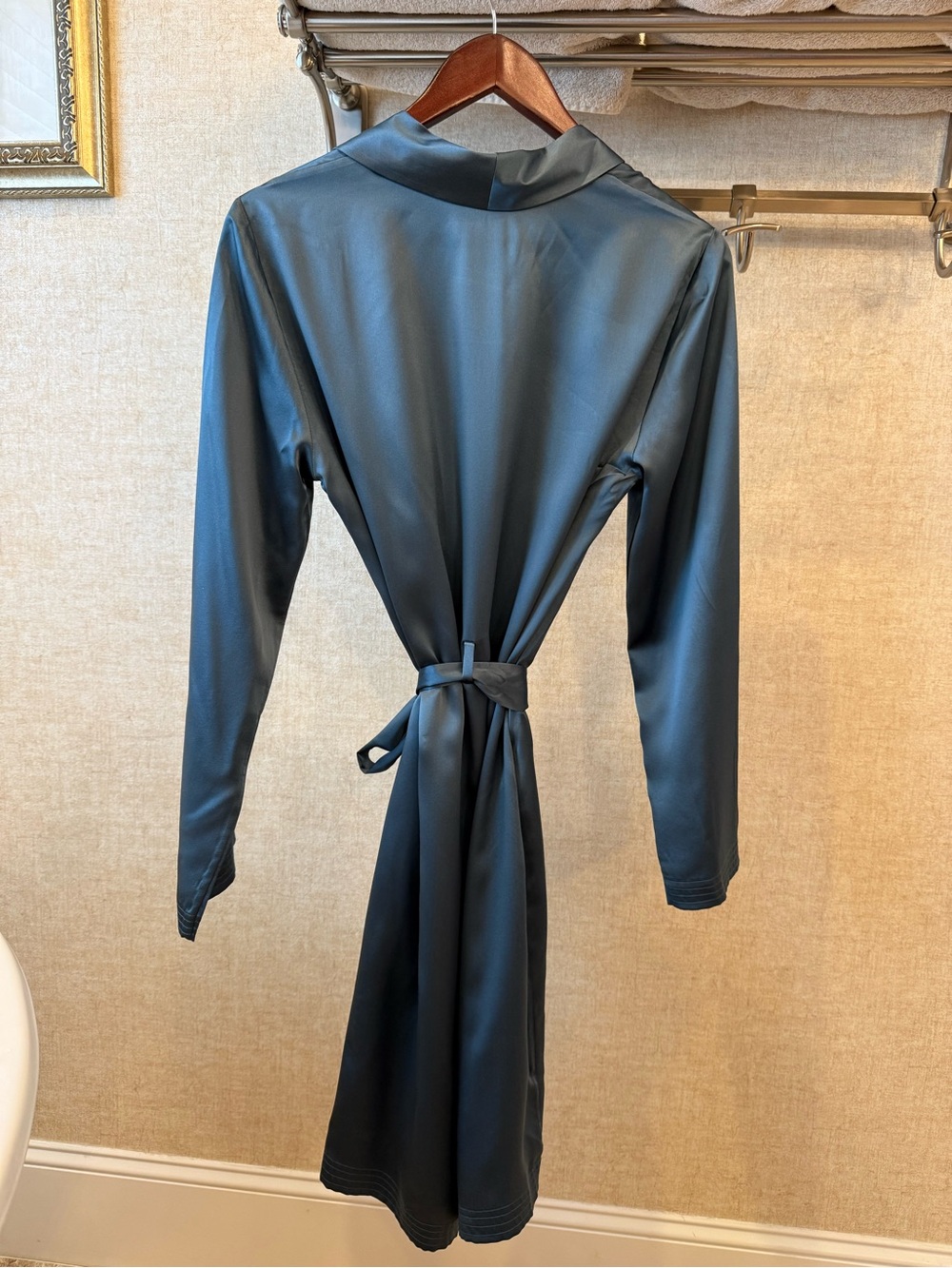 La Perla Midnight 100% Silk Tie-Waist Robe - Picture 2 of 5